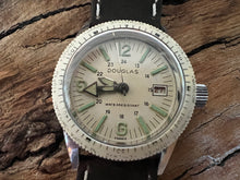 Load image into Gallery viewer, Douglas 'Skindiver World Timer' Aviation with Cream Dial and Date, Manual, 31mm