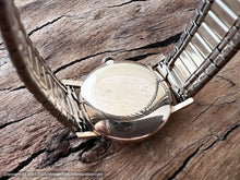 Load image into Gallery viewer, Waltham Curvy Hands Date with Original Drema Scissor Bracelet, Manual, 32mm