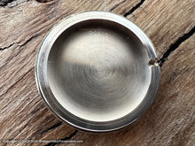 Load image into Gallery viewer, Waltham Curvy Hands Date with Original Drema Scissor Bracelet, Manual, 32mm