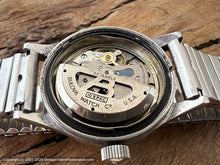 Load image into Gallery viewer, Bulova 23 Jewels Dark Gray Sunburst Dial, Automatic, 32mm