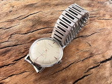 Load image into Gallery viewer, Türler Elegant Soft Linen Textured Dial, Manual, 33.5mm