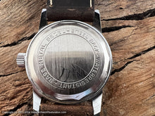 Load image into Gallery viewer, Douglas 'Skindiver World Timer' Aviation with Cream Dial and Date, Manual, 31mm