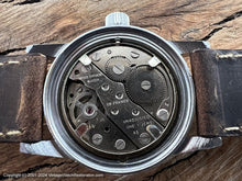Load image into Gallery viewer, Douglas 'Skindiver World Timer' Aviation with Cream Dial and Date, Manual, 31mm