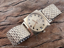 Load image into Gallery viewer, Wittnauer Textured Golden Oval Dial with Fish Scale Design Bracelet, Manual, 28x23.5mm