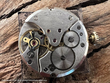 Load image into Gallery viewer, Zenith Black Dial with Date in Square Red-Gold Case, Manual, 29x29mm
