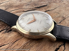 Load image into Gallery viewer, Universal Geneve Creamy Original Classic Dial with 14K Gold Cap on Bezel, Automatic, 33mm