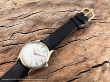 Load image into Gallery viewer, Universal Geneve Creamy Original Classic Dial with 14K Gold Cap on Bezel, Automatic, 33mm