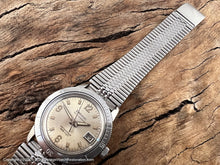 Load image into Gallery viewer, Bulova Stunning 'Devil Diver' 666 Ft with Date, Automatic, 35.5mm