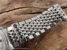 Load image into Gallery viewer, Omega 'De Ville' Mint Pearl Dial with Date, Brick Style Bracelet, Automatic, 35mm