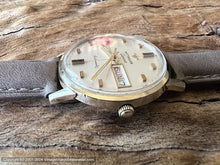 Load image into Gallery viewer, Wittnauer Geneve (Longines) Fabulous Pearl White Dial with Day and Date, Automatic, Large 35mm