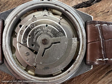 Load image into Gallery viewer, Seiko '5' Red Dial Day/Date, Automatic, 36.5mm