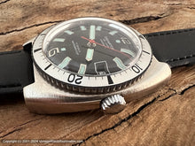 Load image into Gallery viewer, Caswatch Deluxe Calendar Stainless Steel Tonneau Divers with Date, Manual, 39x44mm