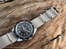 Load image into Gallery viewer, Splendy Black Dial Divers with Black Bezel Ring and Date, Manual, Large 37mm