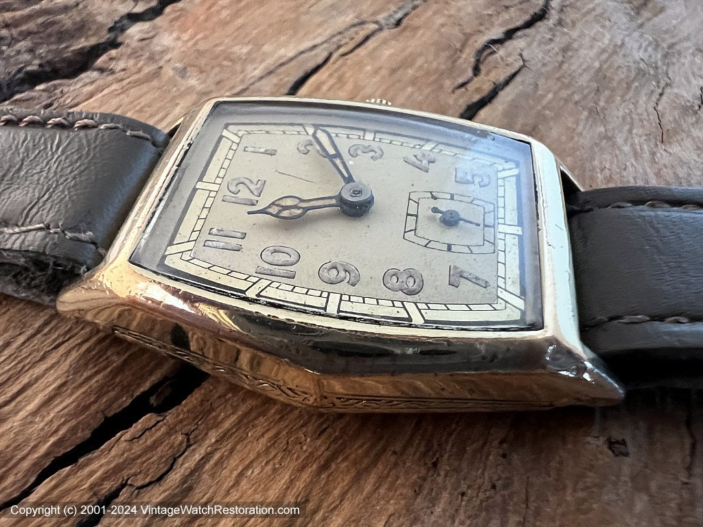 Swiss Clam 6-Sided Case and Golden Dial, Manual, 26x36mm – Vintage