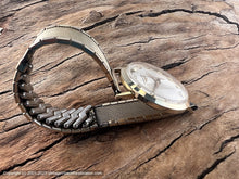 Load image into Gallery viewer, Longines Perfect Silver Dial with Raised Beveled Numbers and Markers ,Automatic, 34mm