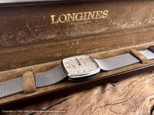 Load image into Gallery viewer, Longines Brushed Linen Dial in a Tonneau Case with Mesh Bracelet with Box, Automatic, 30x30mm