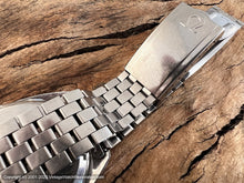 Load image into Gallery viewer, Omega Constellation Chronometer Date, Automatic, 35x41mm