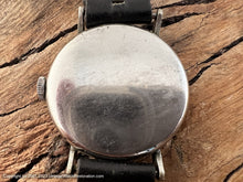 Load image into Gallery viewer, Zenith Yellow Patina Dial with Fine Black Numbers c1940s, Manual, 33mm