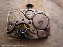 Load image into Gallery viewer, Wonderful Bulova Champagne Dial with Scalloped Case, Manual, 21.5x37.5mm