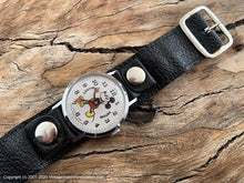 Load image into Gallery viewer, Bradley Mickey Mouse in Perfect Condition on Wide Strap, Manual, 34mm