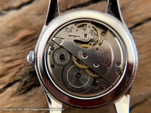 Load image into Gallery viewer, Doxa in Large Case with Light 'Creme Brulee' Aged Dial, Manual, 38mm