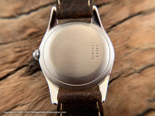 Load image into Gallery viewer, Doxa in Large Case with Light 'Creme Brulee' Aged Dial, Manual, 38mm
