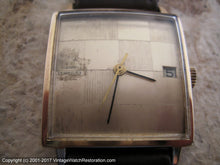 Load image into Gallery viewer, Girard-Perregaux Checkered Golden Dial with Date in Square Case, Manual, 29x29mm