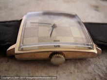 Load image into Gallery viewer, Girard-Perregaux Checkered Golden Dial with Date in Square Case, Manual, 29x29mm