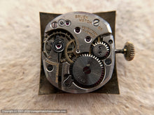 Load image into Gallery viewer, Gruen Veri-Thin in Curvex Case with Period Strap, Manual, 24x38mm