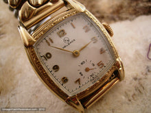 Load image into Gallery viewer, Mint NOS Helbros Tonneau Square in Original Box, Manual, 28x37mm