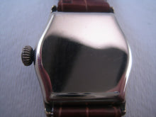 Load image into Gallery viewer, Superb Illinois Tonneau Model H Original, Manual, 31x37mm