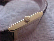 Load image into Gallery viewer, Longines Solid 18K Squared, Manual, 24mm x 29mm