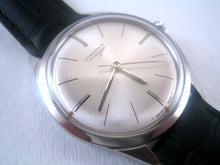 Load image into Gallery viewer, Longines with understated elegance, Manual, 35mm