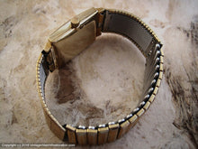Load image into Gallery viewer, Longines Elegant Golden Oval Dial w/ Textured Sixties-Style Case and Bracelet, Manual, 24x37mm
