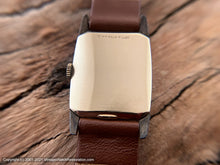 Load image into Gallery viewer, Lord Elgin c.1943 Rectangular Barrel Case, Cal 559, Manual, 24x37mm