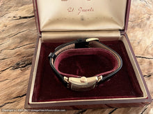 Load image into Gallery viewer, Lord Elgin Hourglass Case with Glass Crysta with Orginal Case, Manual, 23x37mm