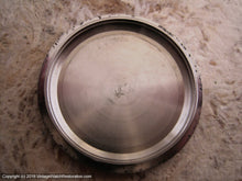 Load image into Gallery viewer, Exquisite Seiko 150M Divers with Orange Dial, Automatic, 42.5mm