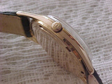 Load image into Gallery viewer, Universal Geneve Polerouter Microtor 18K Gold, Automatic, Large 34mm