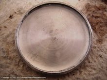 Load image into Gallery viewer, Universal Geneve Salmon-Gold Dial ca. 1940's, Manual, Large 35mm