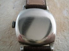 Load image into Gallery viewer, Elegant and Stylish Original Van Buren Nickel Tonneau 1920 Gem, Manual, 31x37mm