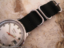 Load image into Gallery viewer, Wyler Dynawind Heavy Duty 660 - Super Original, Automatic, Large 35mm