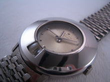Load image into Gallery viewer, Rare Zenith Automatic Sporting Unusual Date Window, Automatic, 35.5mm