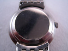 Load image into Gallery viewer, Rare Zenith Automatic Sporting Unusual Date Window, Automatic, 35.5mm