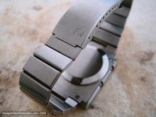 Load image into Gallery viewer, Zenith Fabulous all Original Chunky Modern Stylistic Square Case, Quartz, 35x39mm