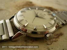 Load image into Gallery viewer, Zodiac Glorious Textured Pearl Pan Shape Dial, Manual, 34mm