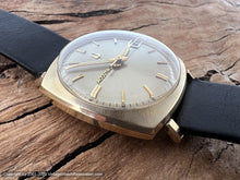 Load image into Gallery viewer, Accutron Light Bronze Dial and Date in Sunburst Square Tonneau Case, Electric, 34x40mm

