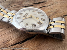Load image into Gallery viewer, Accutron 1967 Gold-Black Roman Numerals and Gold &amp; Black Bracelet, Date, Electric, 34mm
