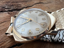 Load image into Gallery viewer, Bulova Shield Design Case 23 Jewels, Manual, 32mm
