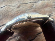 Load image into Gallery viewer, Elgin Hobnail Bezel Square Tonneau Case with Date, Manual, 31x31mm
