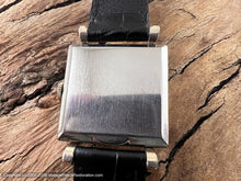 Load image into Gallery viewer, Benrus 21 Jewel Square Case with Curvy Lugs, Manual, 26x26mm
